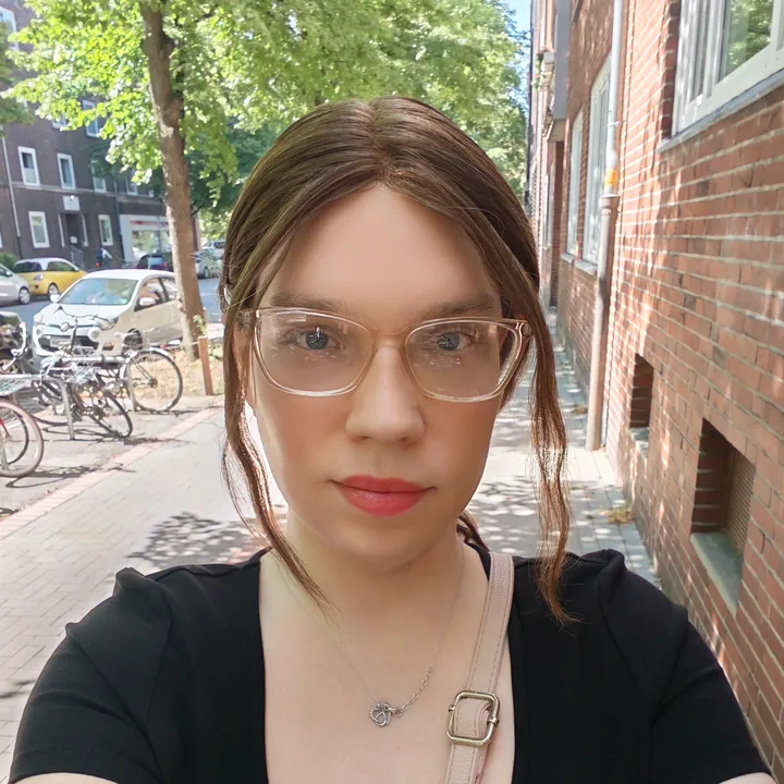 badgirllena1