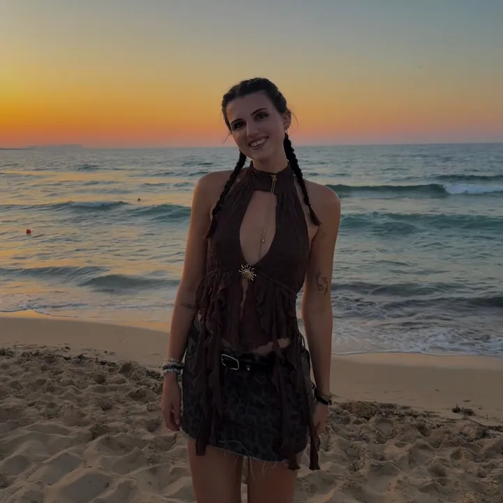 @lenaznr