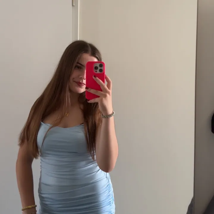 @laraaa_0316