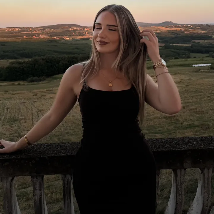 @userm75394