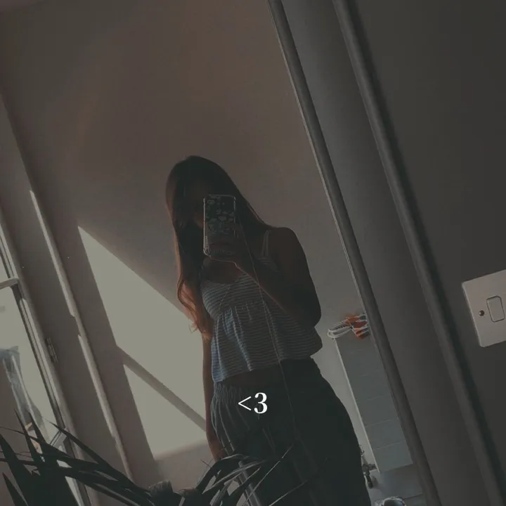 @amyskewes1