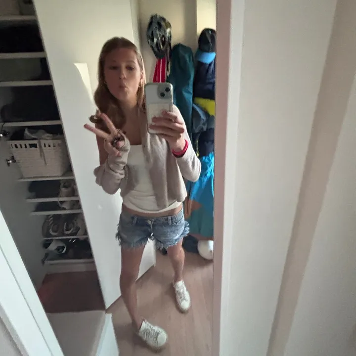 @juliehmb73