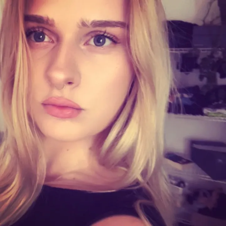 @lunaazoey