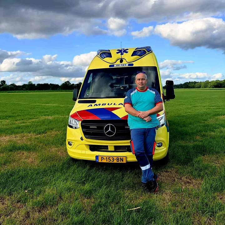ambuchauffeur36