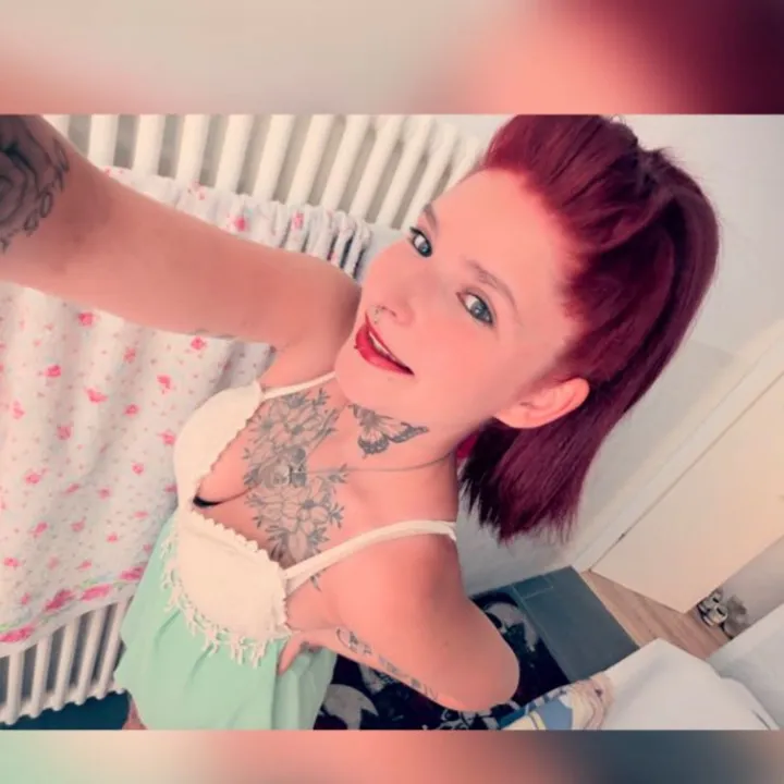 _piercing_girl_21_5