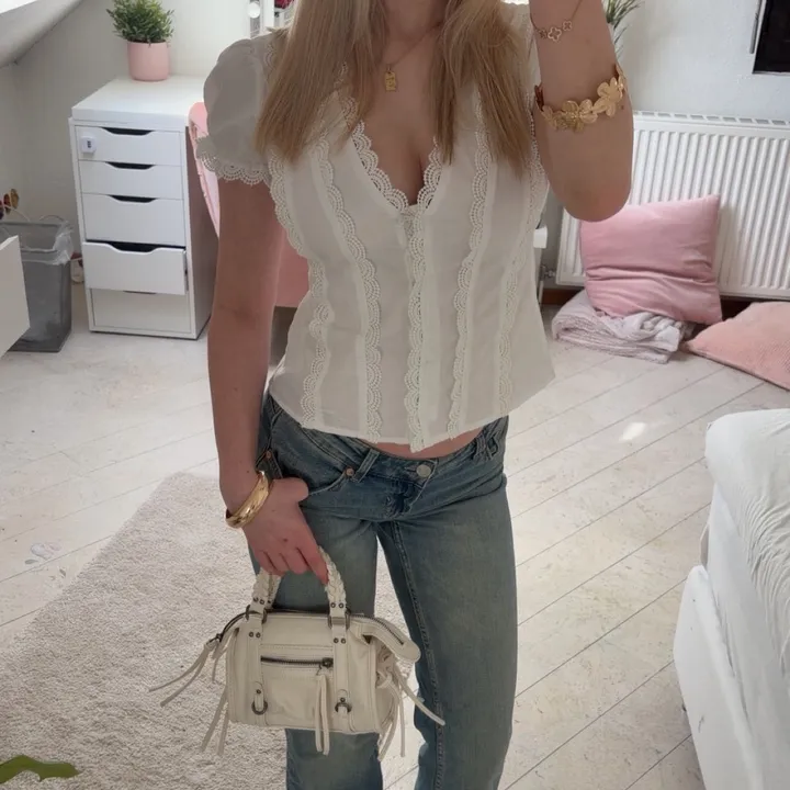 melina.2318