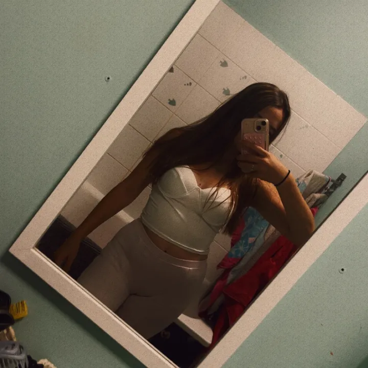 @girl_12060