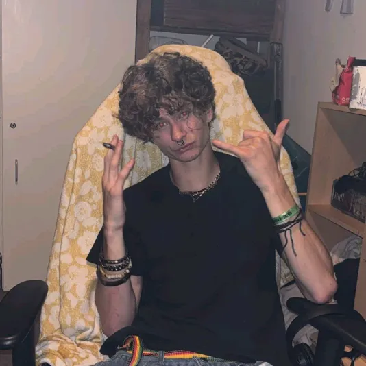 kydenlovesfemboys