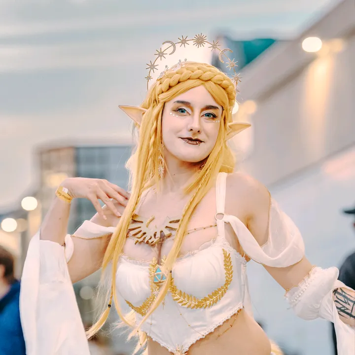@kamia_luna.cos