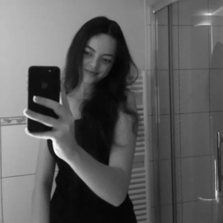 romy._.16287