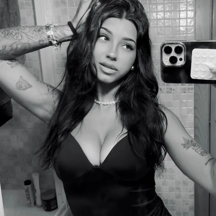 @_anaismolina_