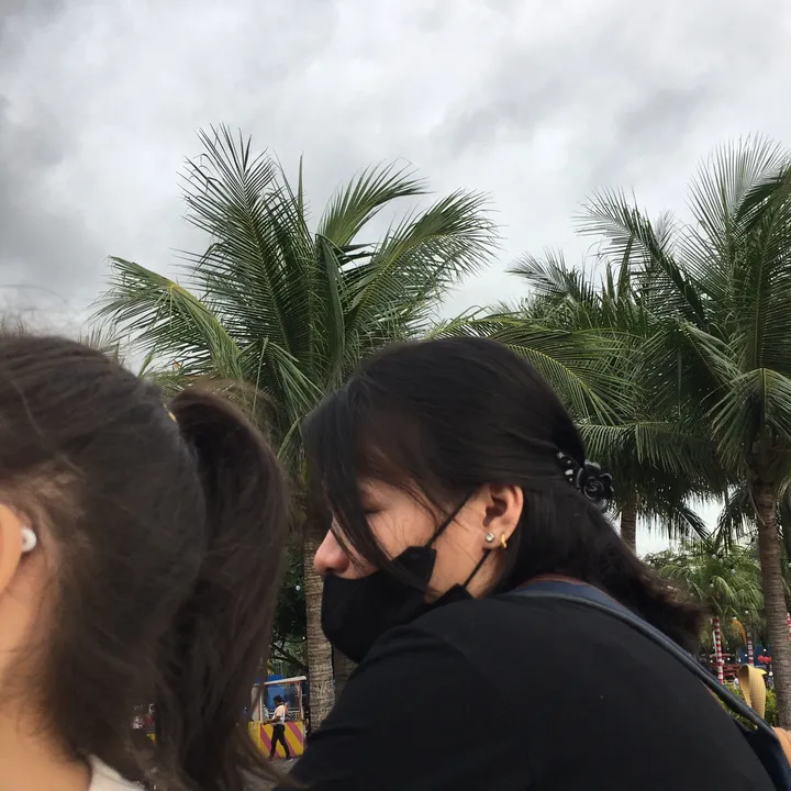 qrystine23