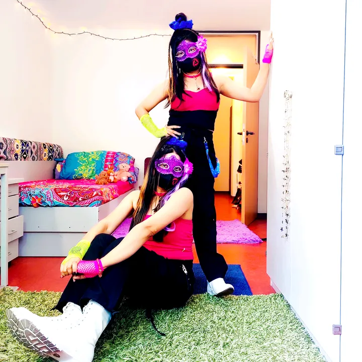@heistsisters