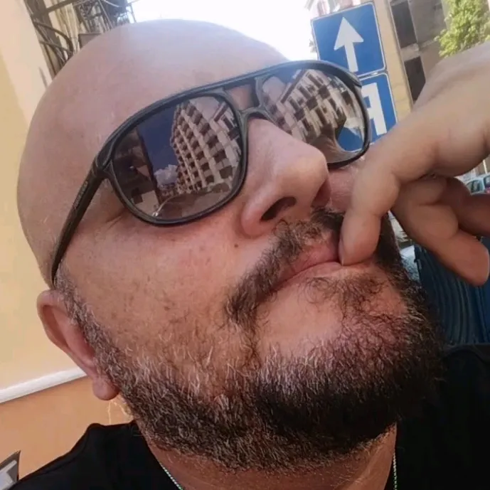@creatoredicontenutiia