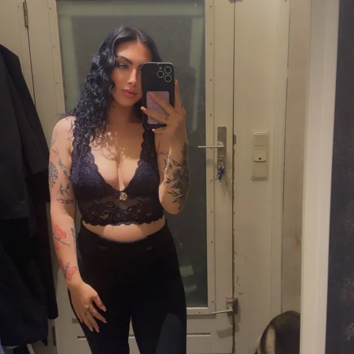 ms.curlygurly