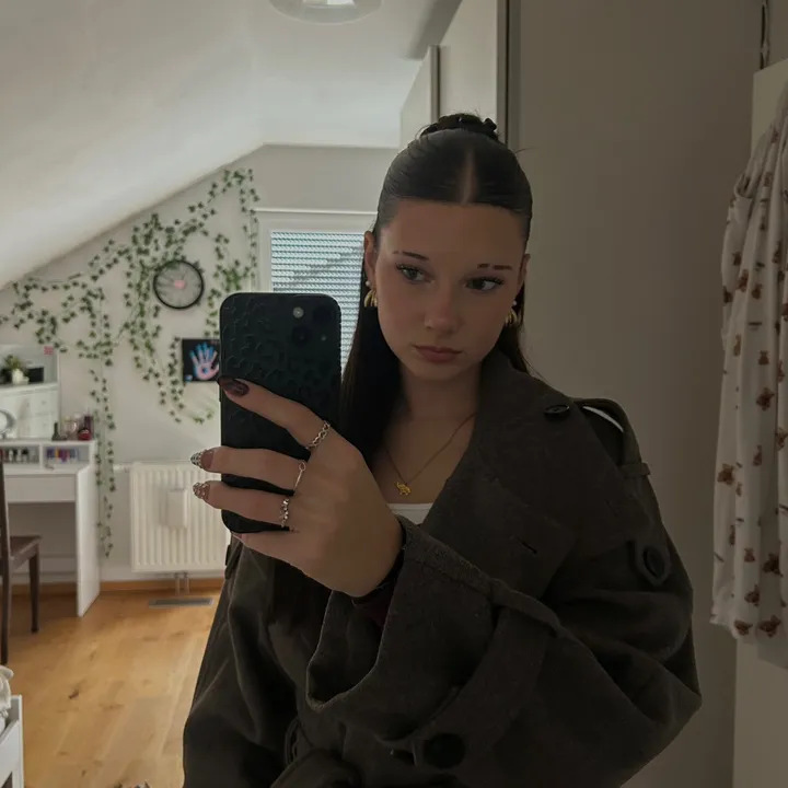 @65anika