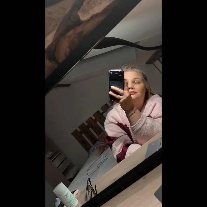 @madamecurieuse