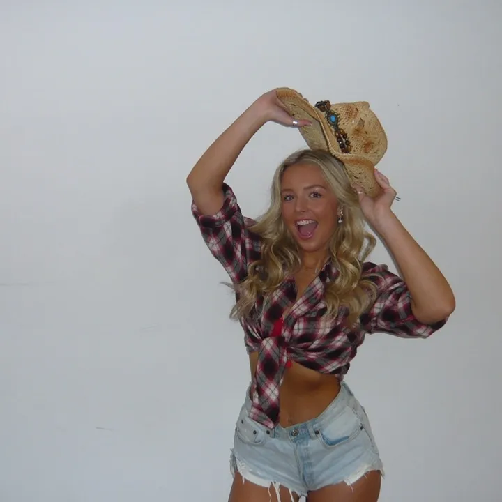 lauren_adms