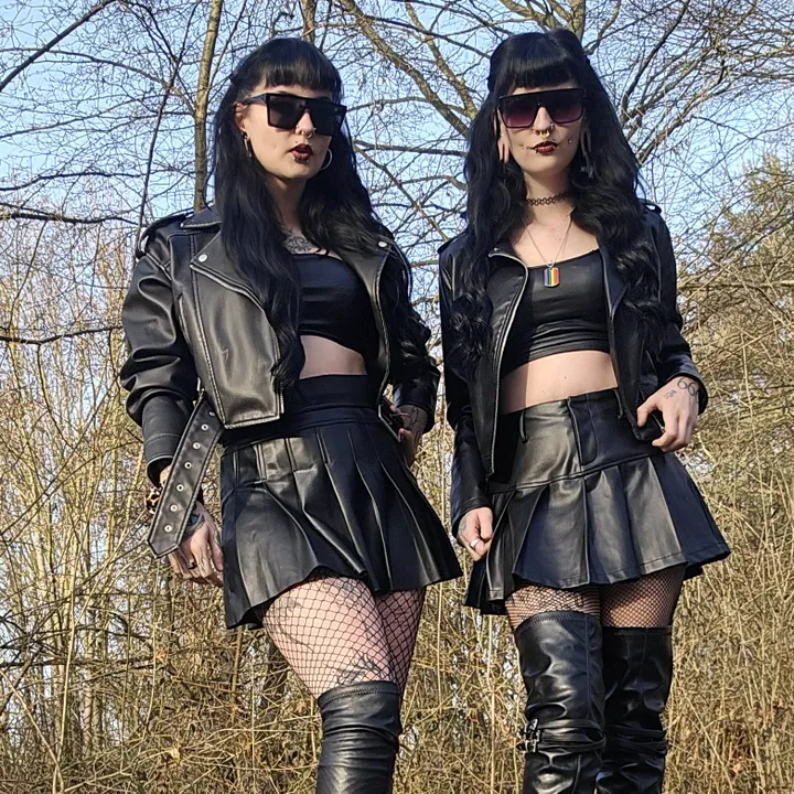 scene.twins