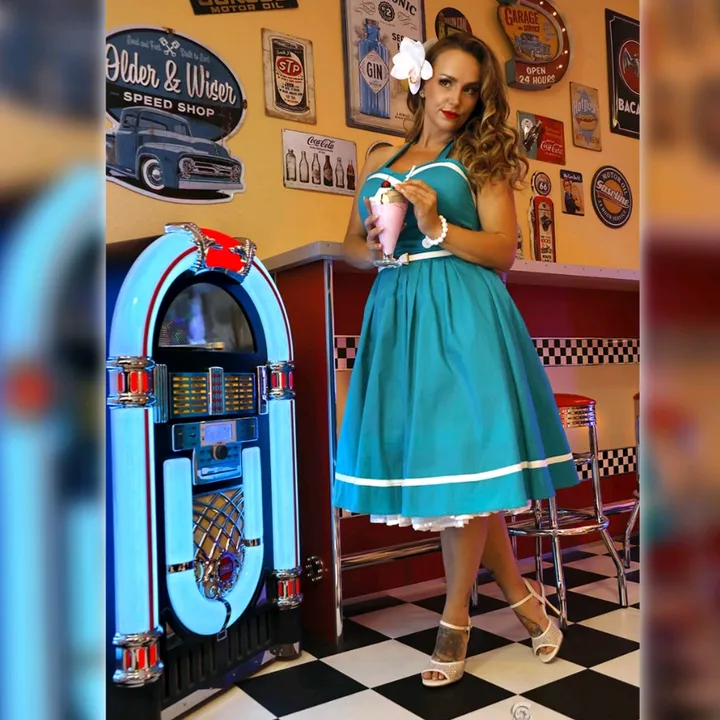 @missjunepinup