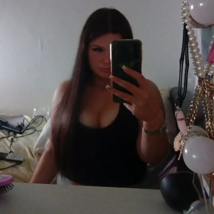 @defxnxt_ella