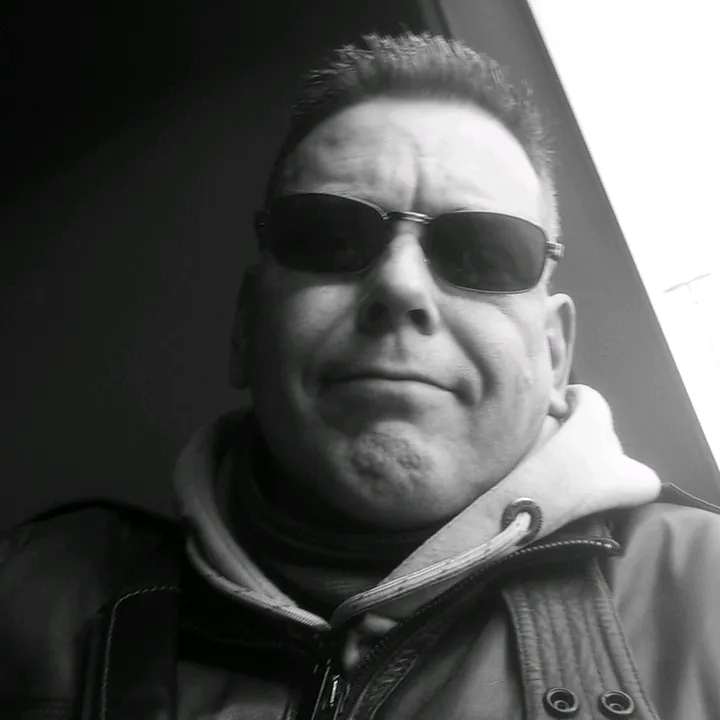 saschuey36