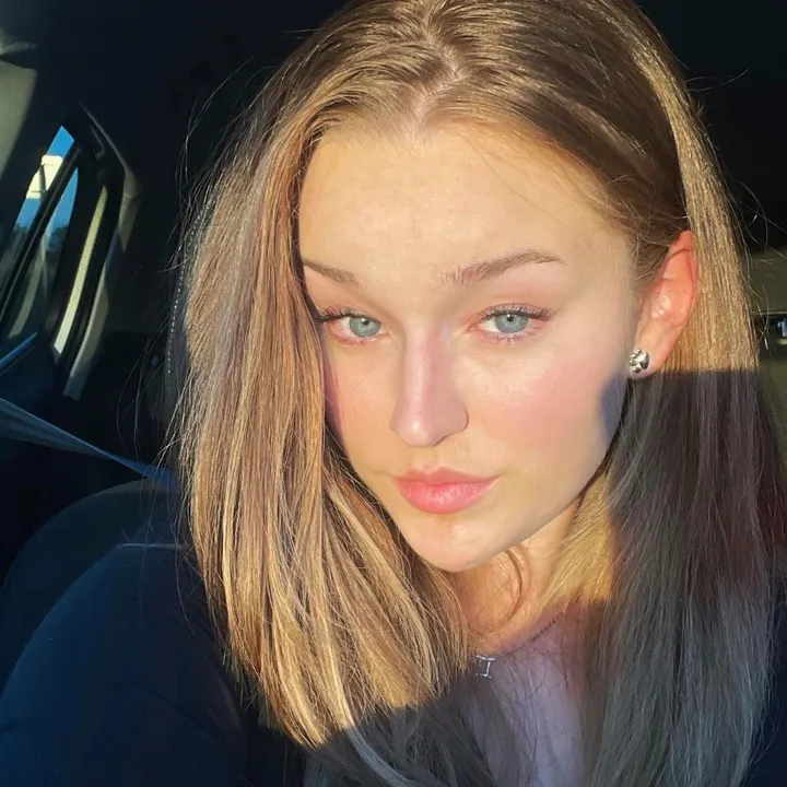 ella_ladvenicova