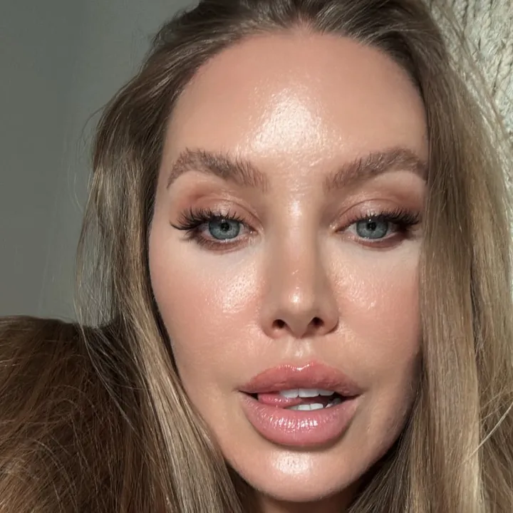 nicole.aniston545