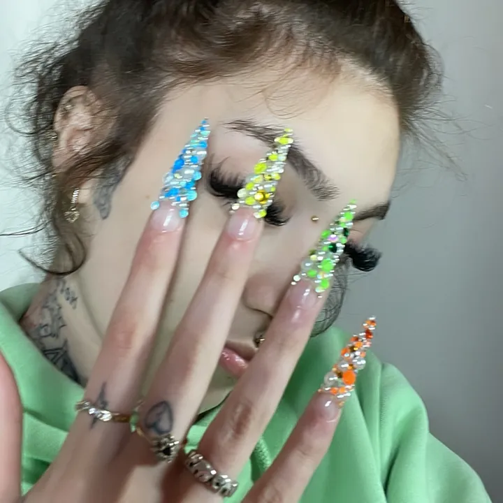 @_bydaniix