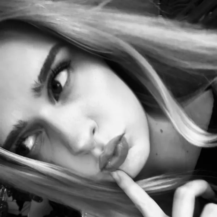 @lunaazoey