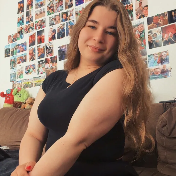 @julie_lucs_