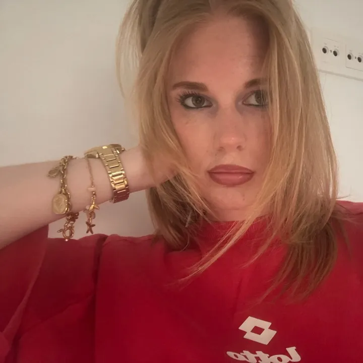 julie_savels