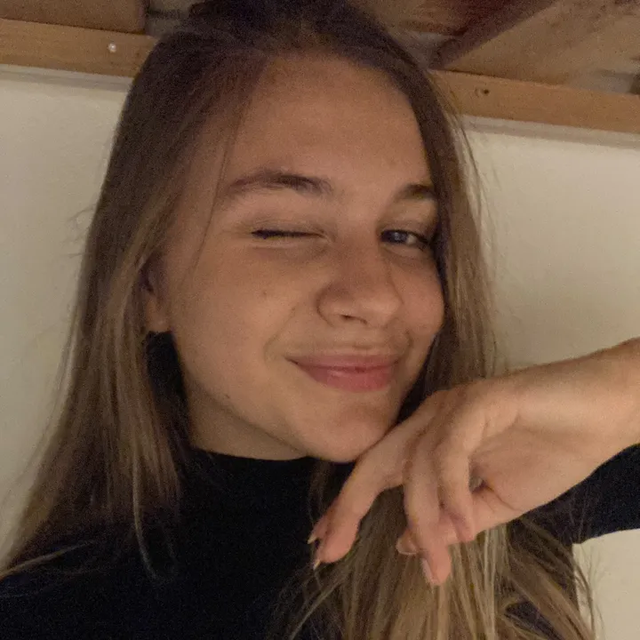 @flaviia_g_