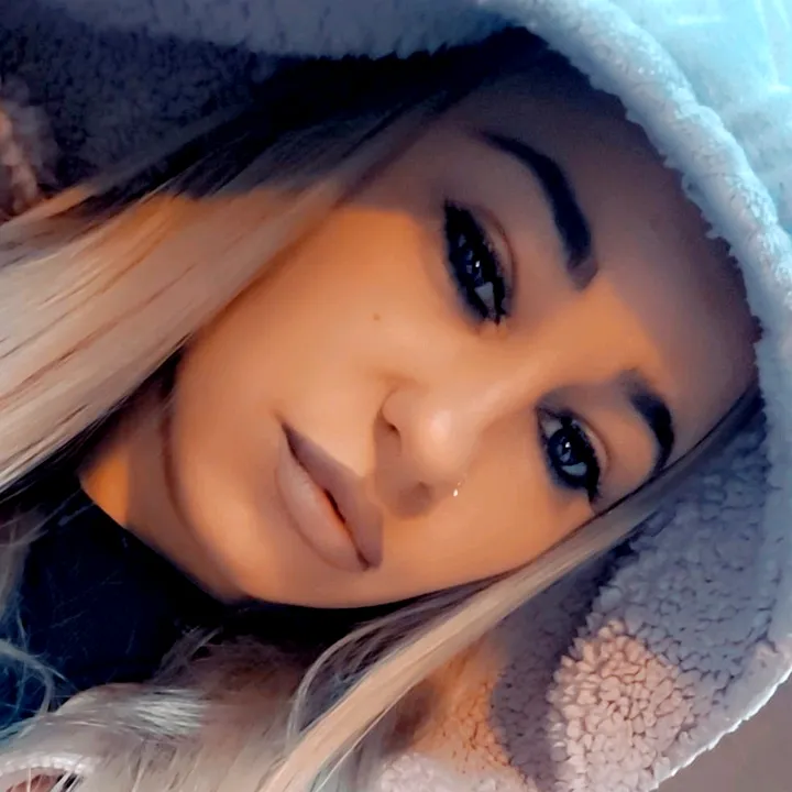 @babeblonde21