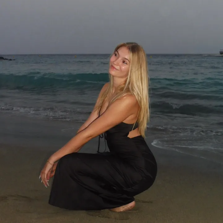 nanuqhelsenx