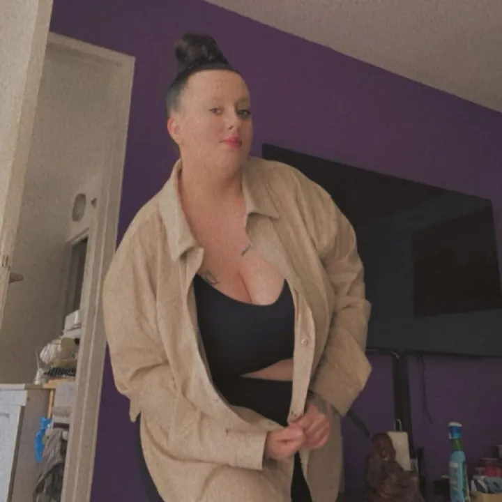 @thequeenbees91