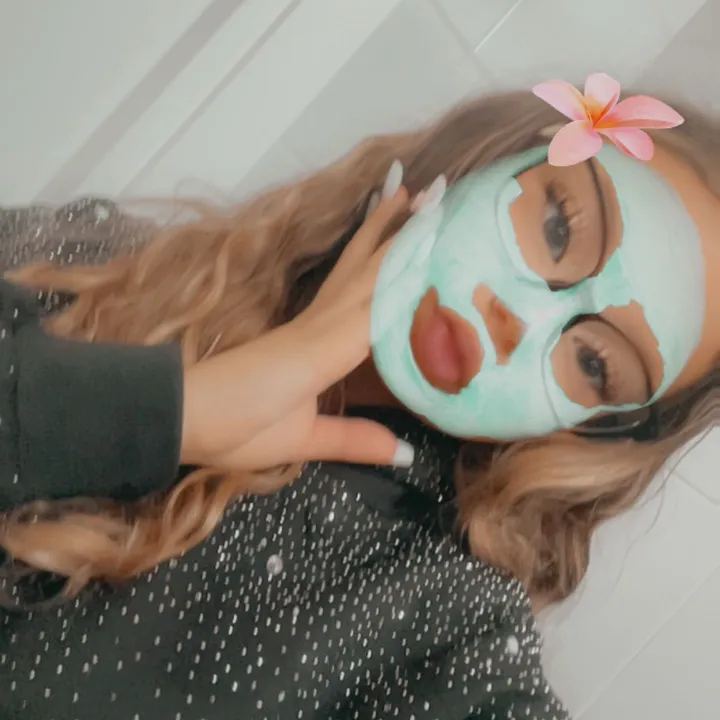 @user_em76