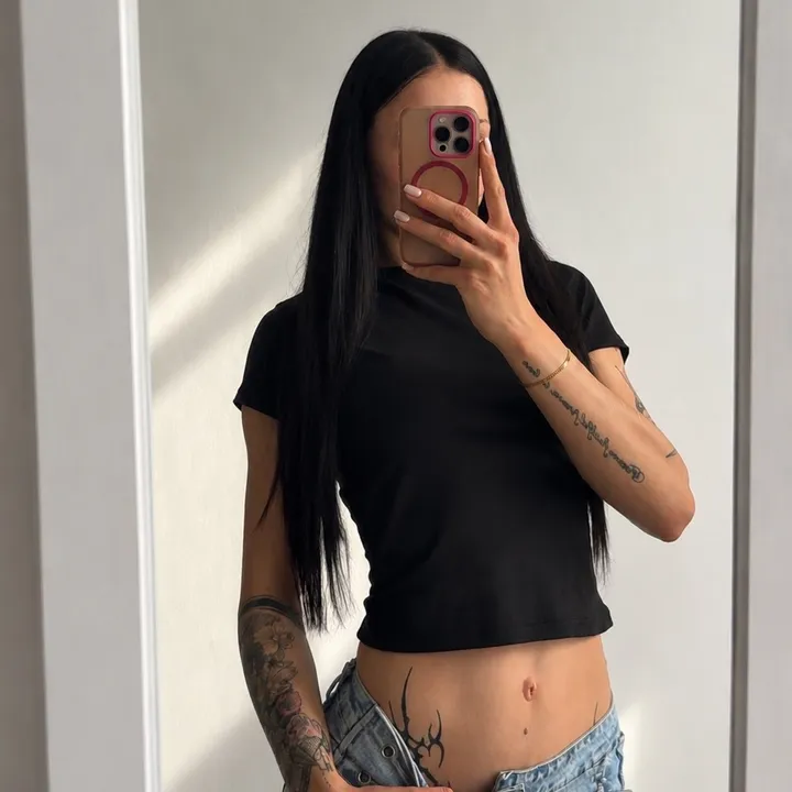 @antoinette_noir