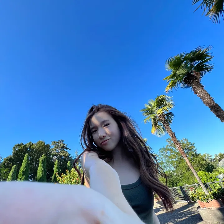 @_charli_rose