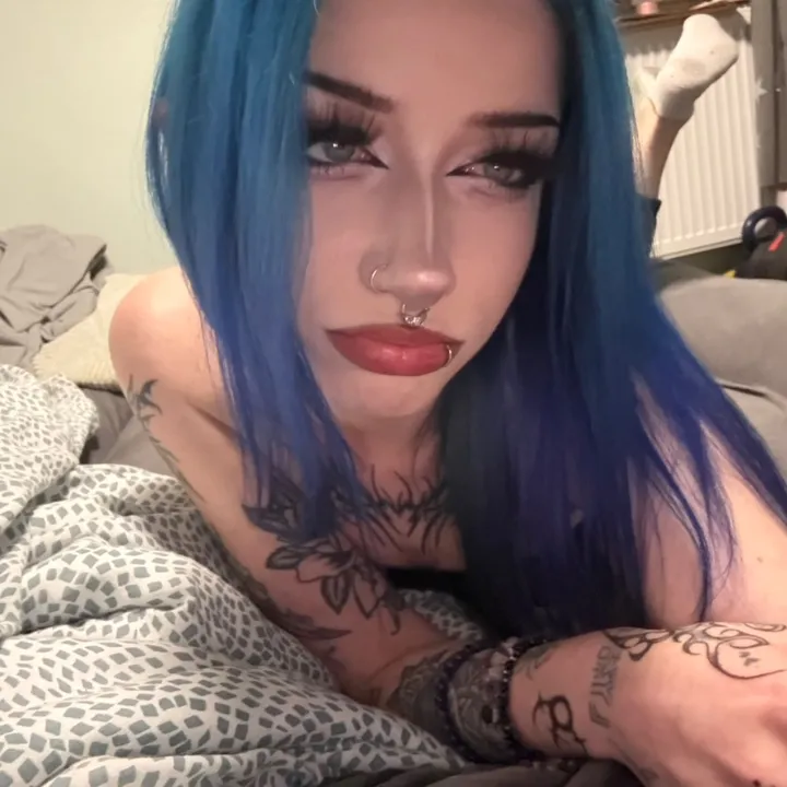 @_emznoir_