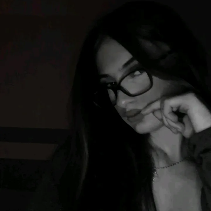 laura_zoe68