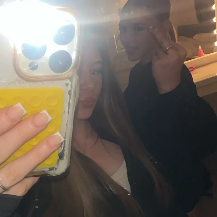 @xcarly_cowanx