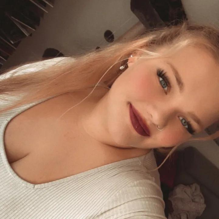 @arwenanastasia
