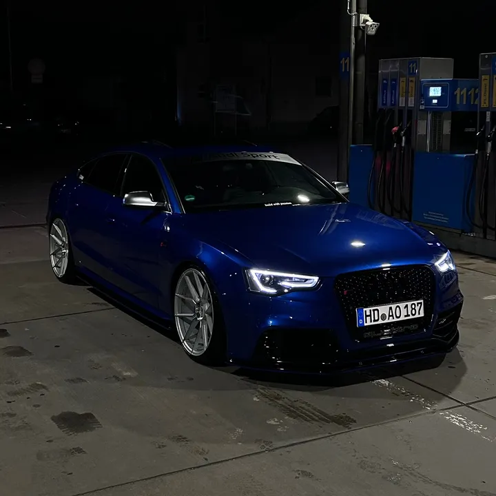 blue.audi.s5