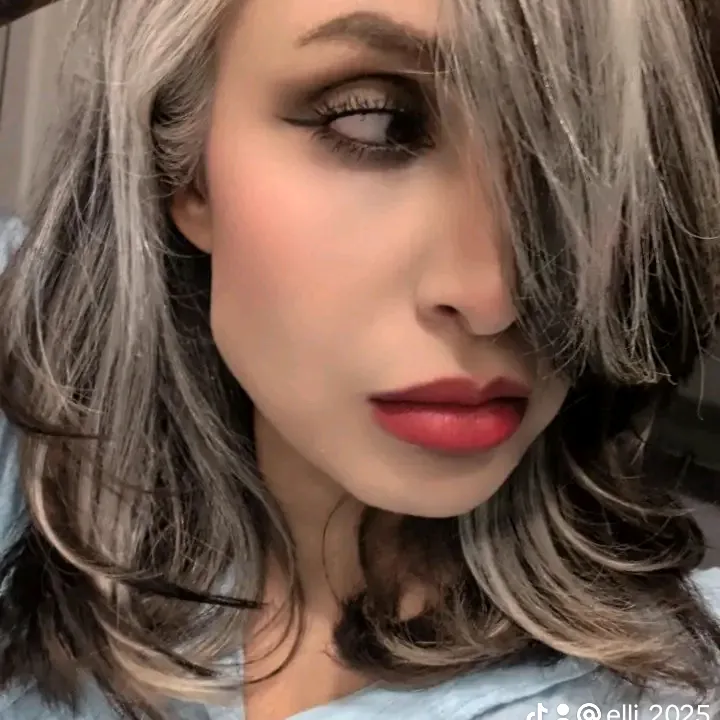 @elli_888_