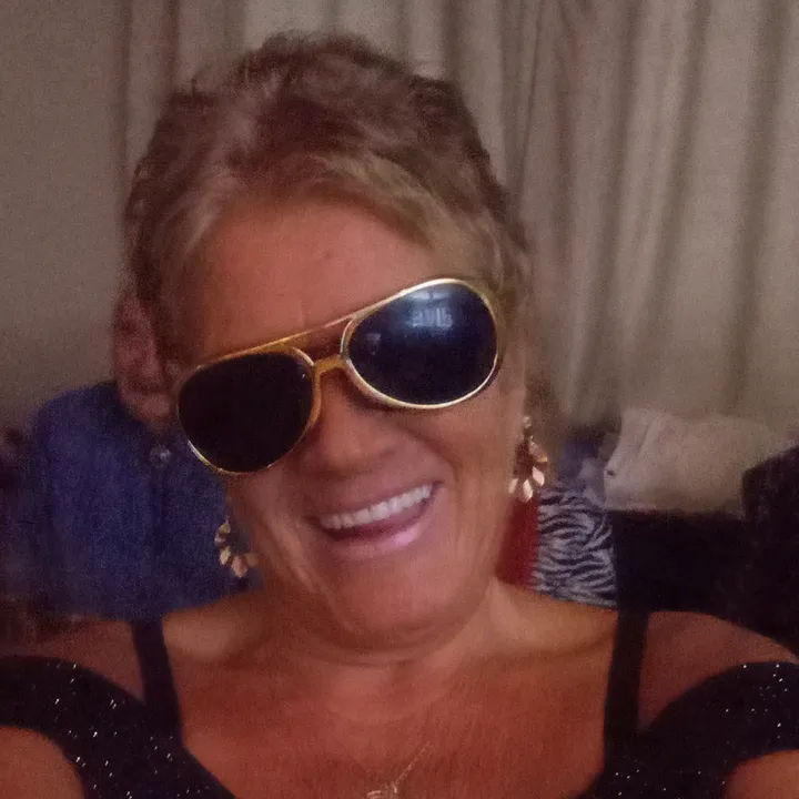pollydarton897