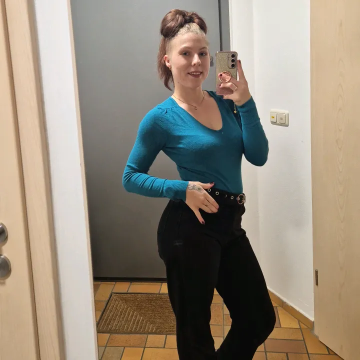 blondinkedgirl2001