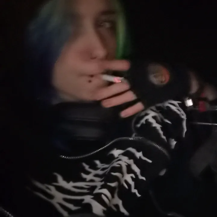 @_poltergeist101_