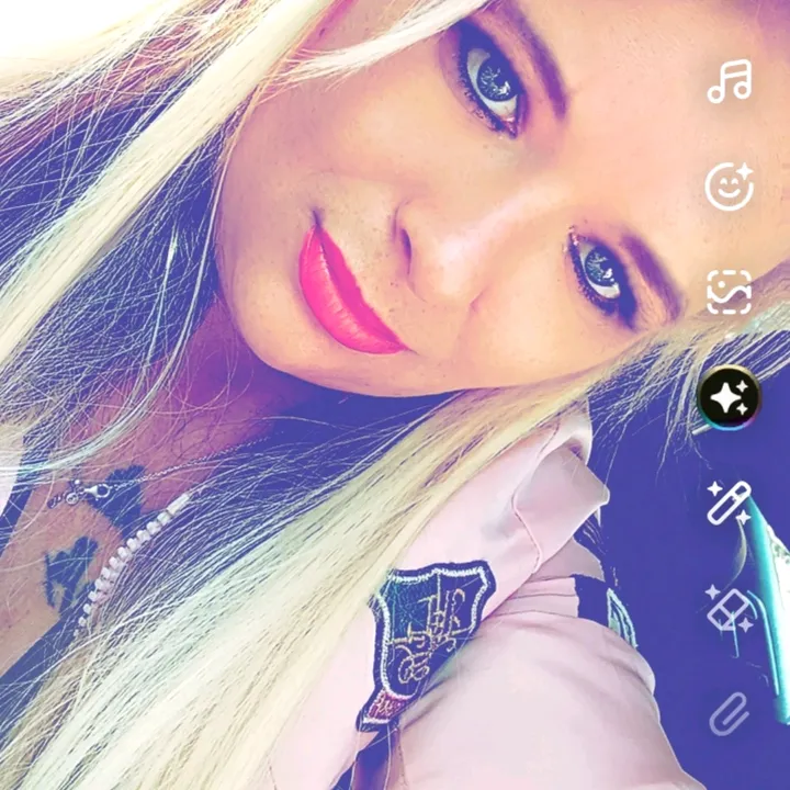 @de____jule