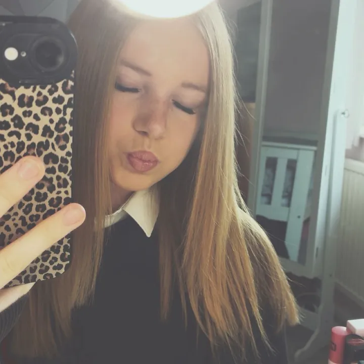 livvy_spam08